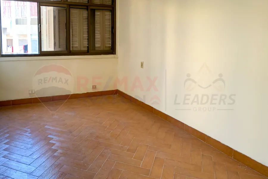 Apartment for sale 120 m Net Smouha (steps from Zahran Mall)