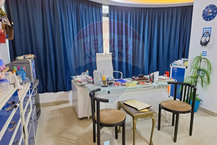 شقة إداري للبيع 120 م الساعه (ش مصطفي كامل)