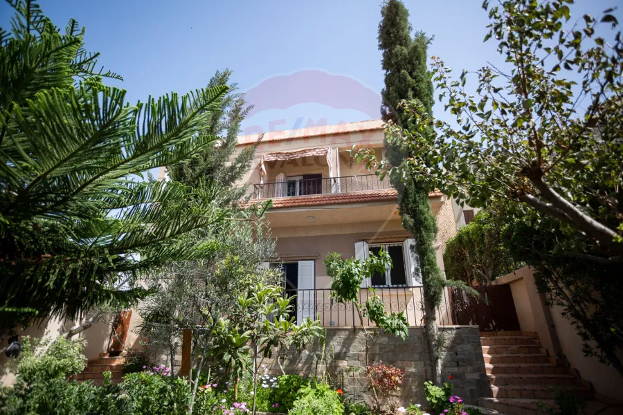 Villa for sale 470 m King mariout (behind Hilton King's Ranch Hotel)