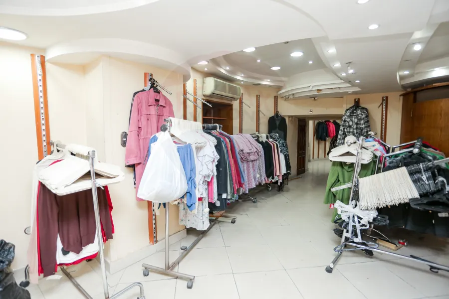 محل دوبلكس للبيع 104 م + 65 م محطة الرمل (ش النبي دانيال) - يصلح لكافة الانشطة التجارية