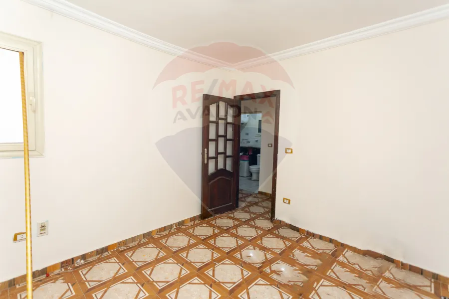 شقة للبيع 160 م المندرة ( ثاني عمارة من البحر )