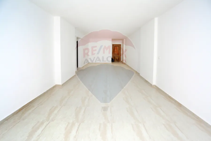 شقة للبيع  198 م سموحة (كومباوند الصيادلة 2)