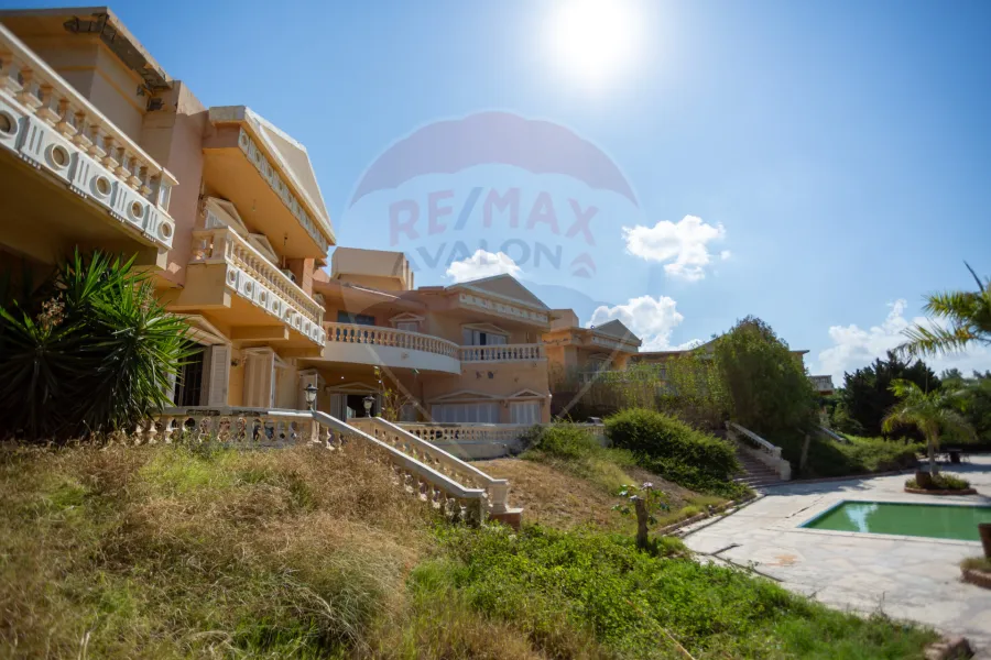 قصر للبيع (سيدي كرير) 9,000 م