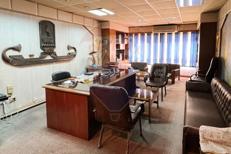 شقة إداري للإيجار 200 م كفر عبده (ش فيكتور امانويل الثالث)