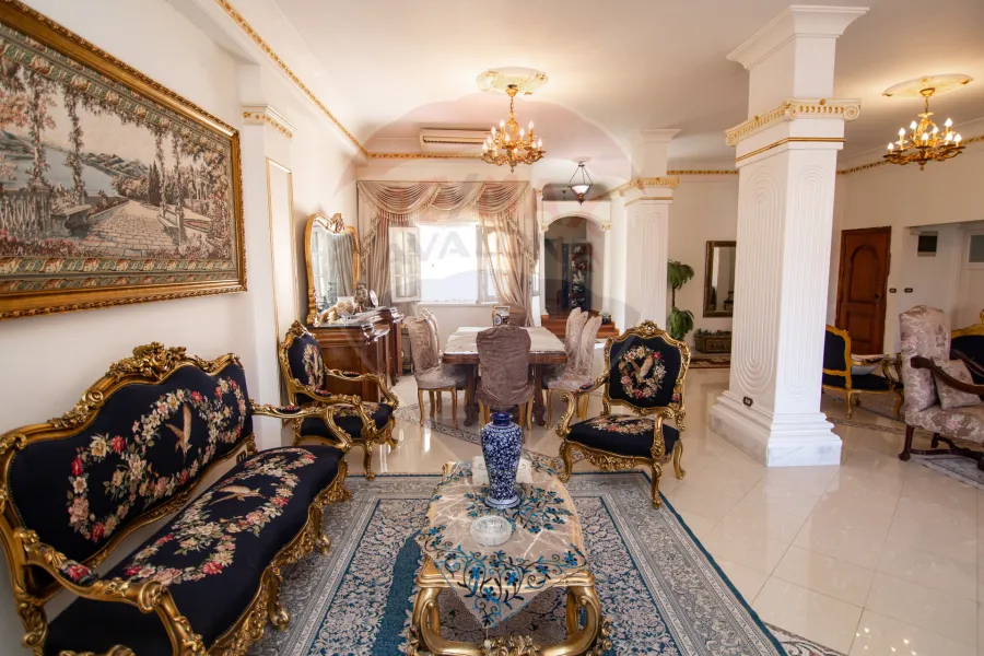 شقه + بنتهاوس للبيع 640 م سموحة (ش بهاء الدين الغتوري)