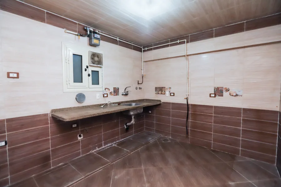 شقة للايجار 162 م سموحة (كومباوند فيروزة سموحة)