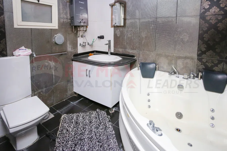 Apartment for sale 240 m Gleem (Mostafa Maher St.)
