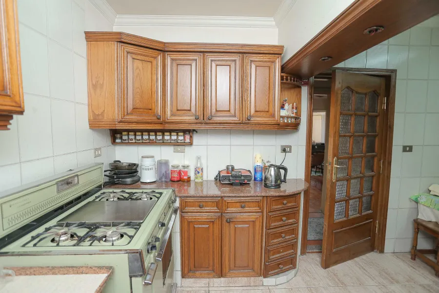 شقة للبيع 290م رشدي ( ش أبو قير )