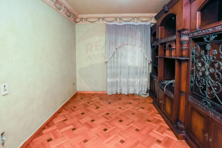 شقه للبيع 280 م سموحة (شارع 50 - بجوار نقابه الاطباء)