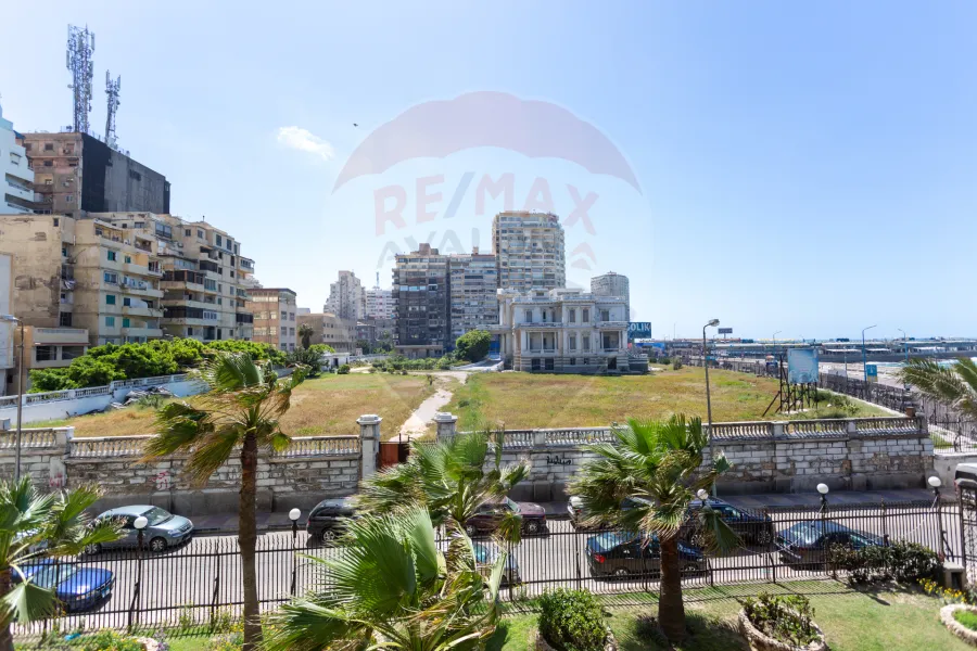 Apartment for sale 319 m Zezinia (Directly on the sea)