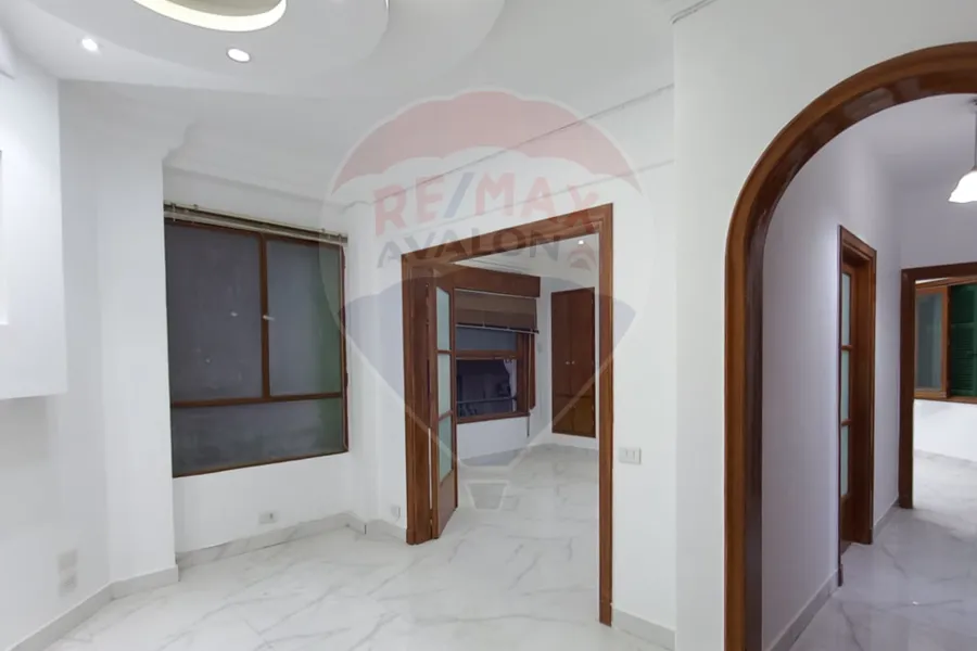 Administrative apartment for rent 100 m Raml Station (Talaat Harb St.)