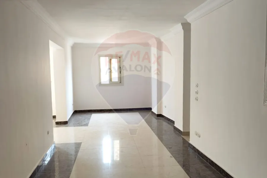 شقة للبيع 200 م جناكليس (خطوات من ش أبوقير)