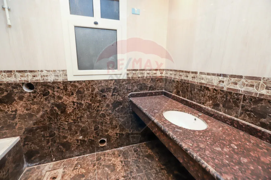 شقة للبيع 315م كفر عبده (ش أمير البحار)