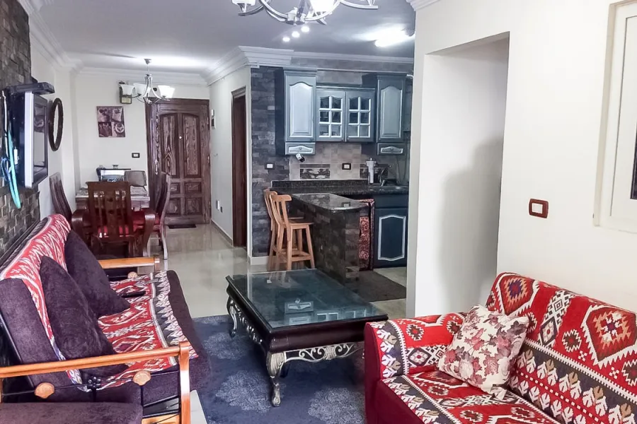 شقة للإيجار مفروش 90 م ميامي (على البحر مباشرة)