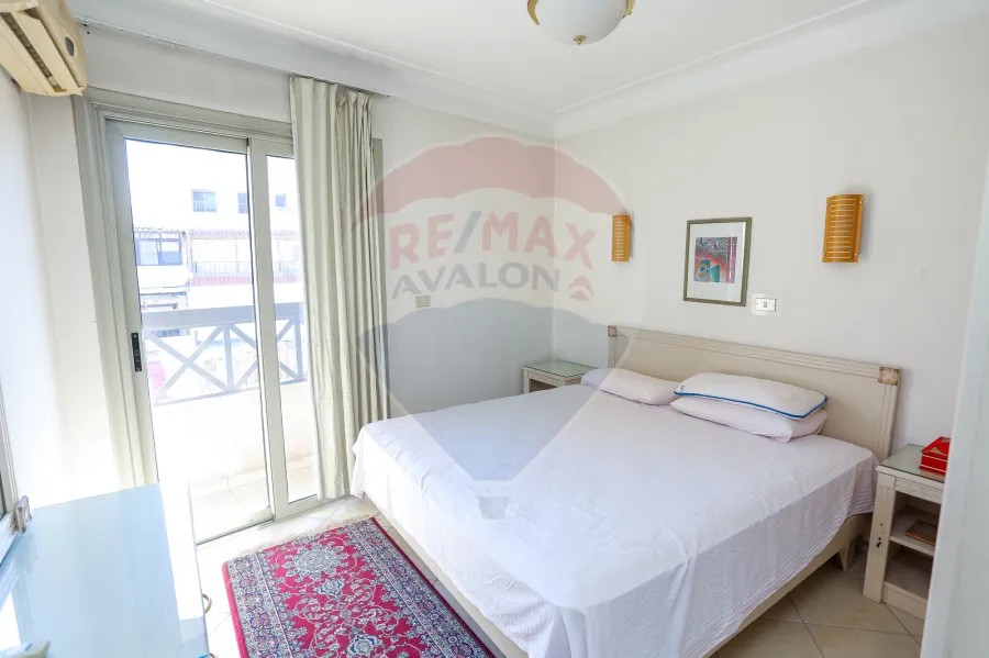 فيلا فاخره للبيع  370 م  كينج مريوط (خطوات من مطار برج العرب الدولى)