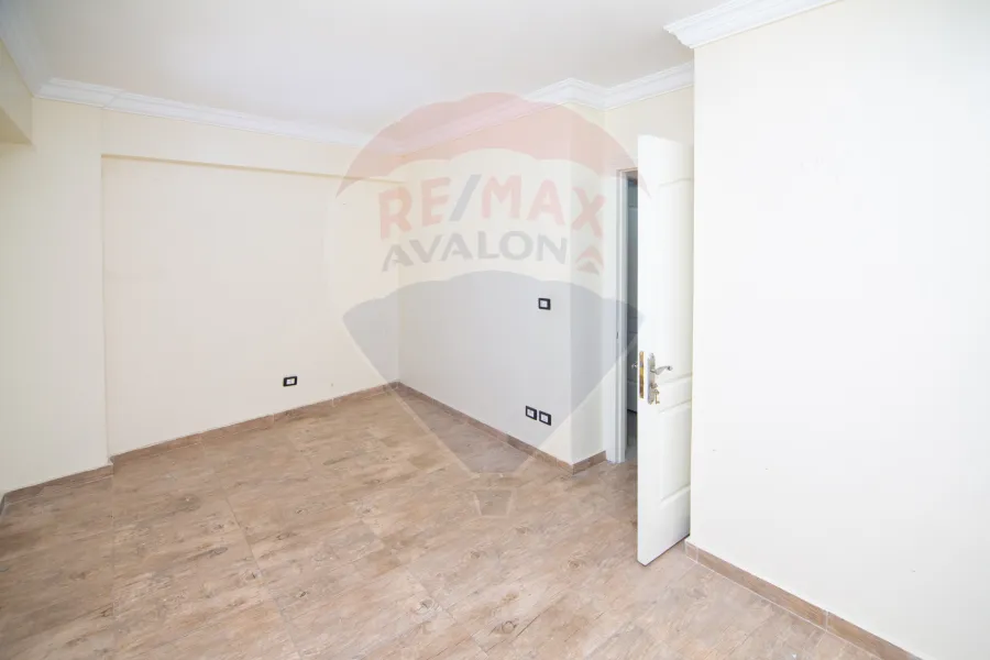 Administrative unit for rent 130 m Moustafa Kamel (directly on the tram)