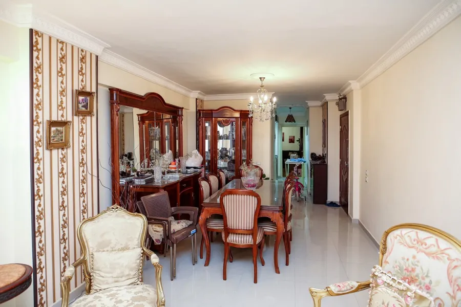 شقة للبيع 135 م سيدي جابر ( متفرع من ش المشير )