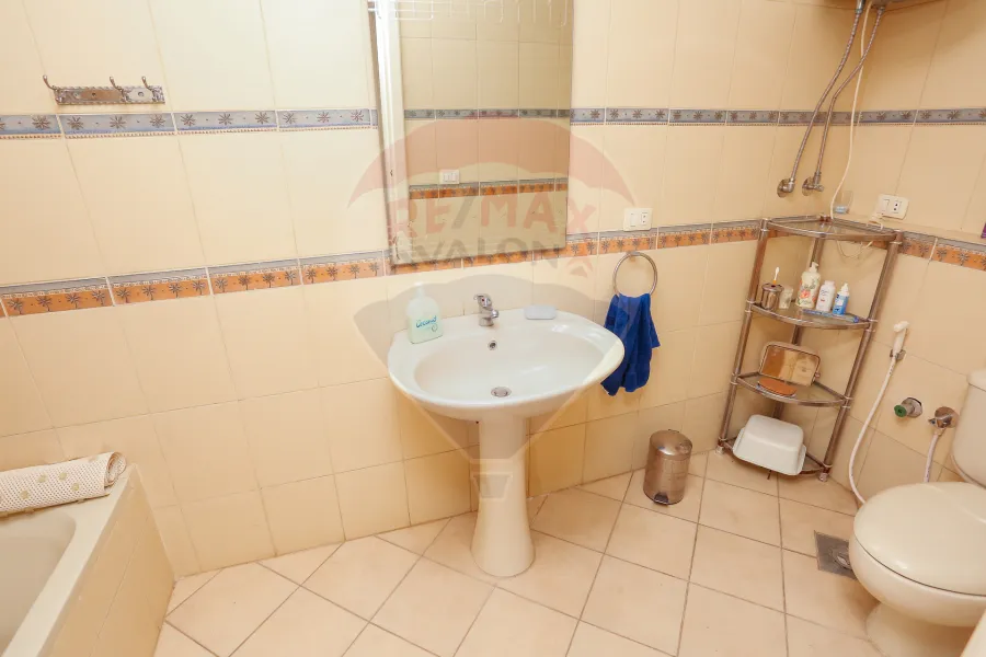 Apartment for sale 400 m Kafr Abdo (steps from al lemby garden)