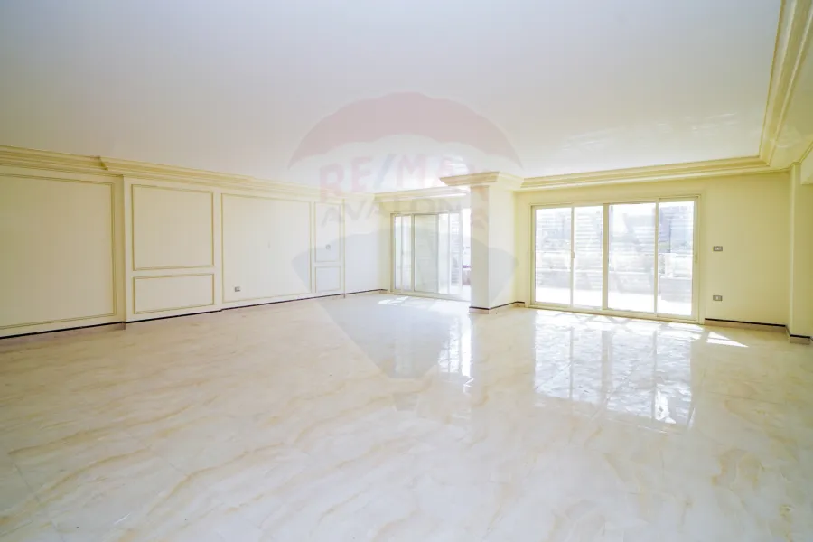 مقر اداري للايجار 300 م سموحة (بيتك ف النادي)