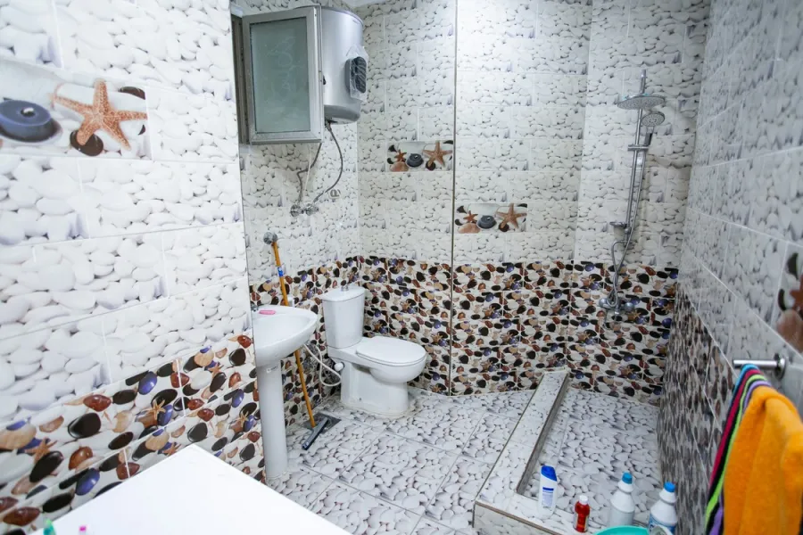 شقة ميزانين للبيع 235م كفر عبده ( ش خليل الخياط )