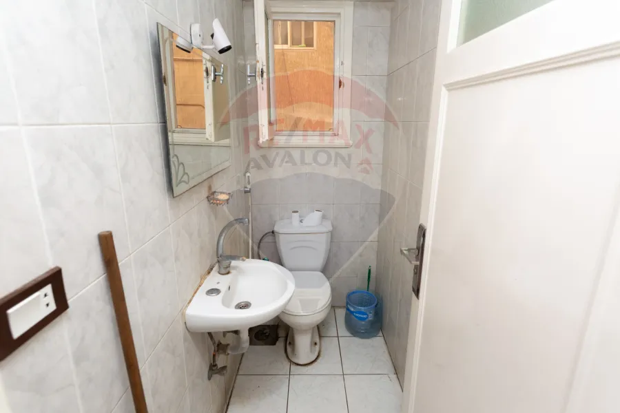 شقة للبيع 300 م سموحة (ش الطيار محمود شكري)