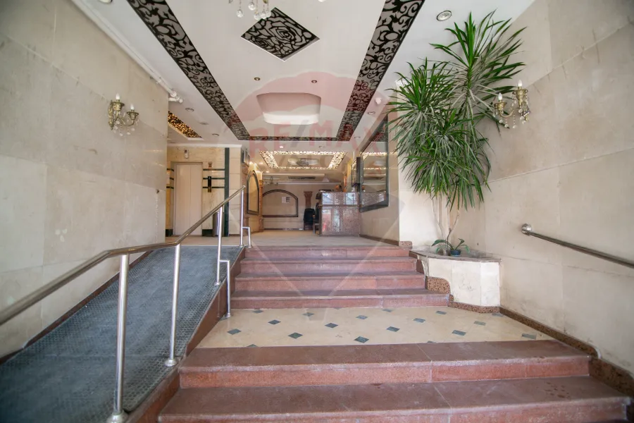 Apartment for sale 100 m El Montaza (Royal Plaza Towers)