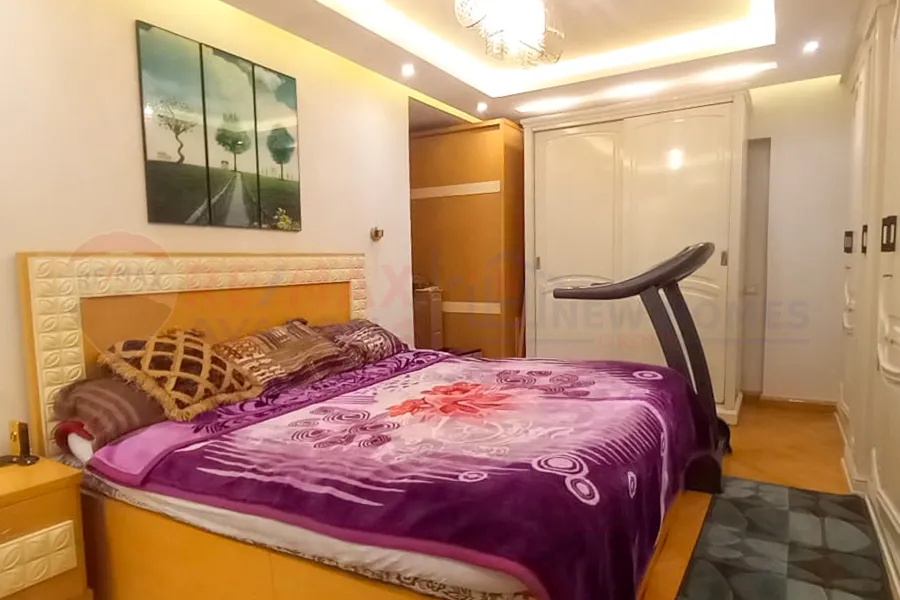 شقة للبيع 270 م سموحة (ش البرت الأول)