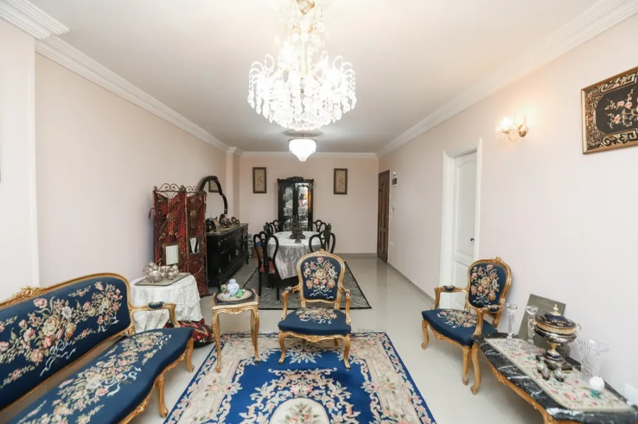 شقة للبيع 175م بولكلي ( ش أحمد فؤاد درويش )