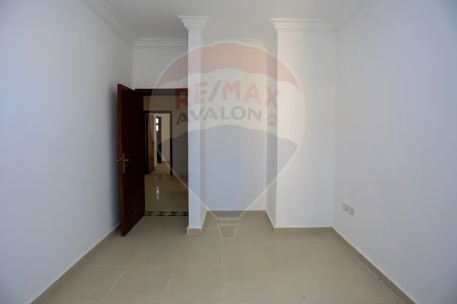 فيلا ستاند الون للبيع (بيرلا مارينا) 127 م