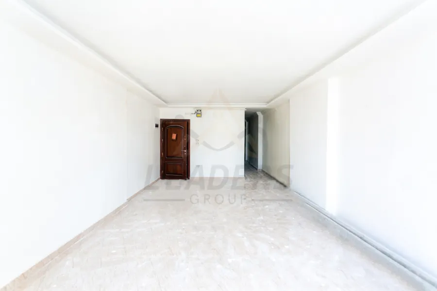 شقة للبيع 135 م جليم (خطوات من الترام)