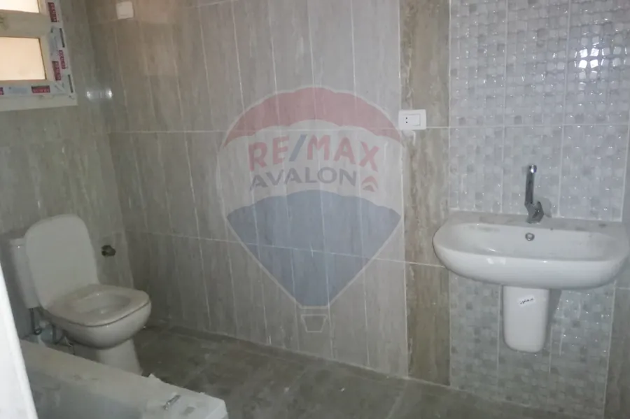 شقة للإيجار 170م سموحة (كومباوند الصيادلة)