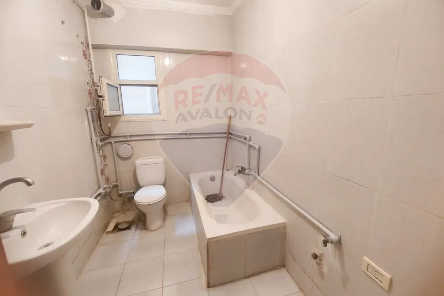 Apartment for rent 170 m Sporting (directly on the tram )