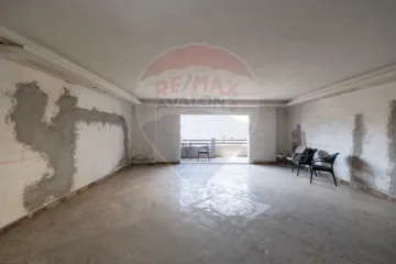 شقة للبيع 220 م ستانلي (ستانلي تاورز - خطوات من البحر)