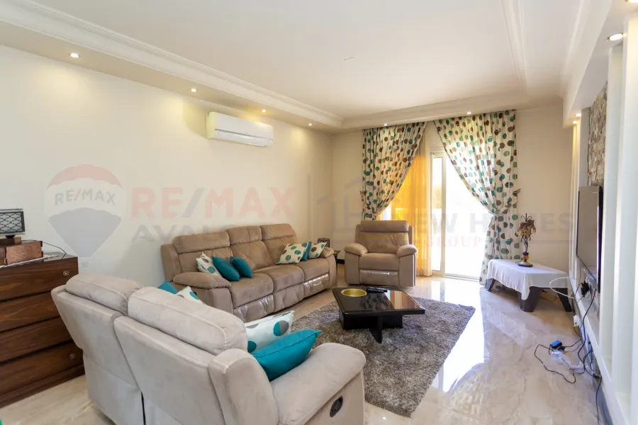 Villa for sale 500 m King Mariout (King Heights compound)