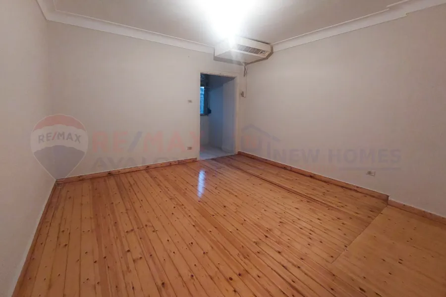 شقة للبيع 145 م سموحة (ش مصطفي كامل)