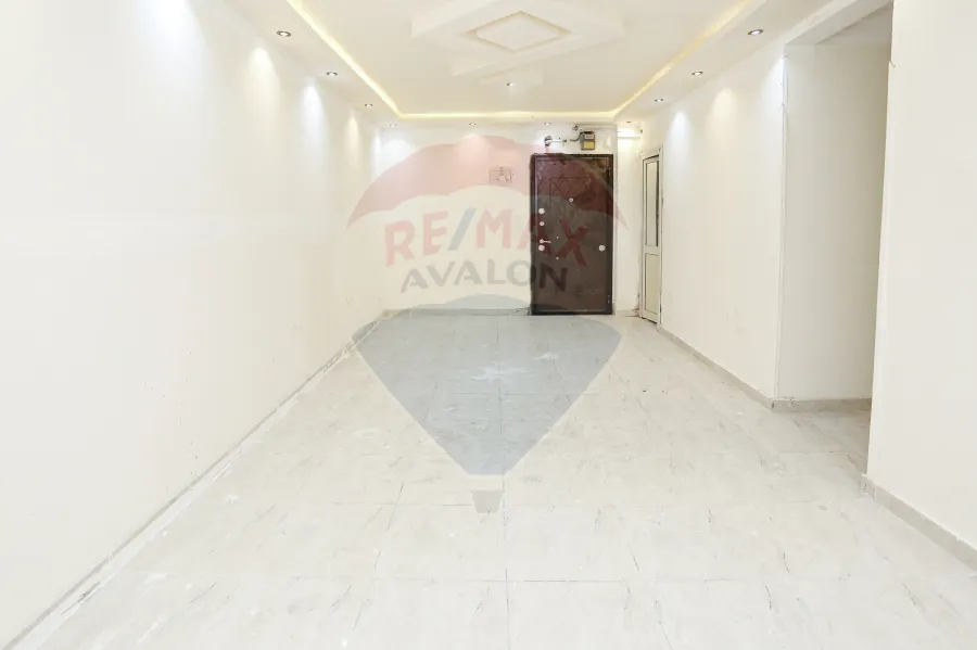 شقة للبيع 140 م سموحة ( شارع النقيب شريف رمزي - خطوات من فوزي معاذ )