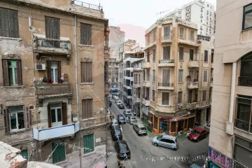 شقة بروف للايجار المفروش 400 م الازاريطة (خطوات من كلية طب الأسنان