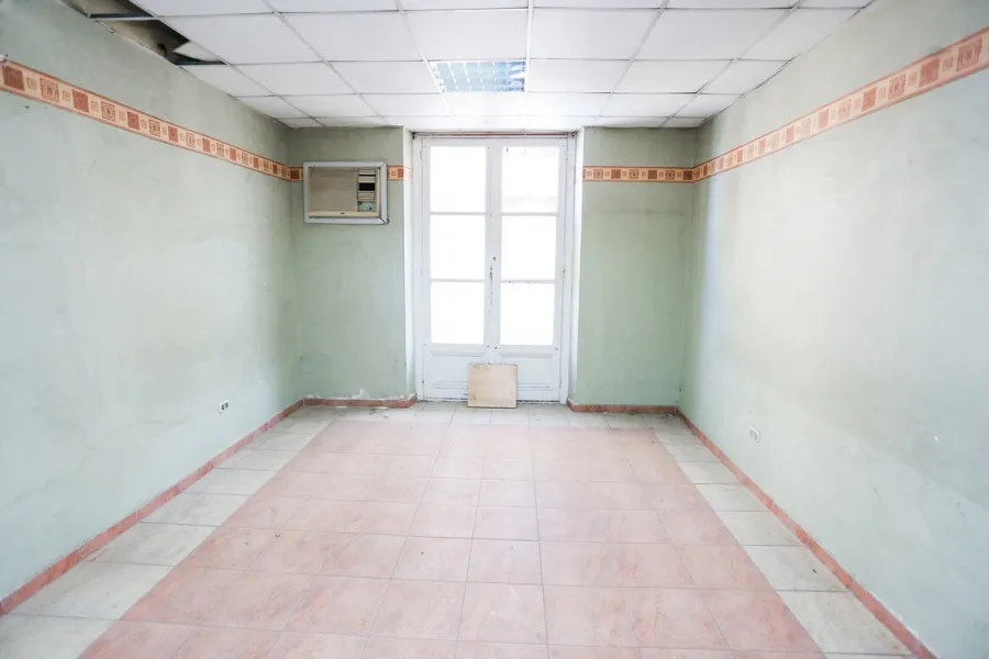 شقة إدارى للايجار550م محطة الرمل (ميدان سعد زغلول)