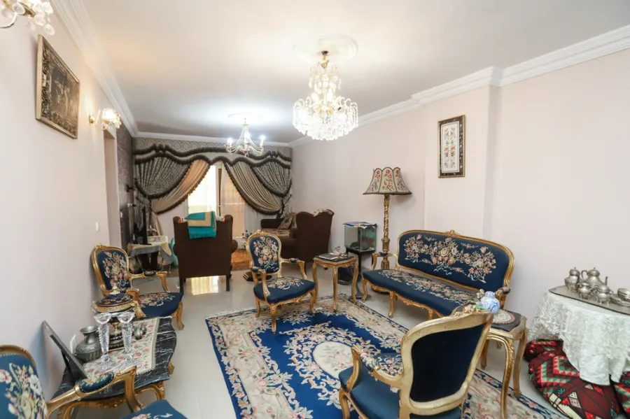 شقة للبيع 175م بولكلي ( ش أحمد فؤاد درويش )