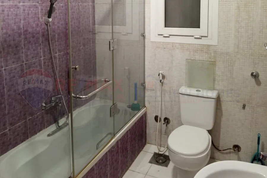 شقة للايجار 170 م سموحة ( ش فوزي معاذ )