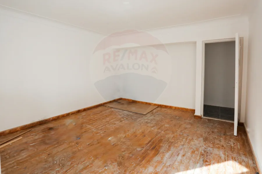 Apartment for sale 140 m Smouha (Ismail Serry St.- Branched from Fawzy Moaz St.)