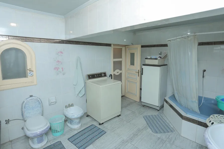 شقة للبيع 290م رشدي ( ش أبو قير )