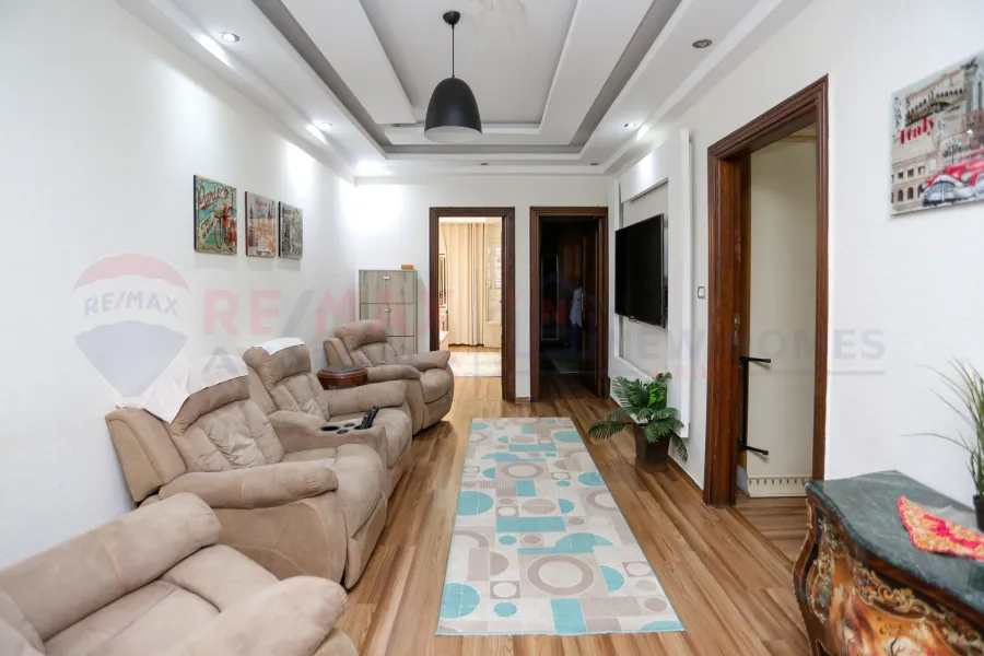 Apartment for sale 210 m Louran (El-Eqbal St - brand building)