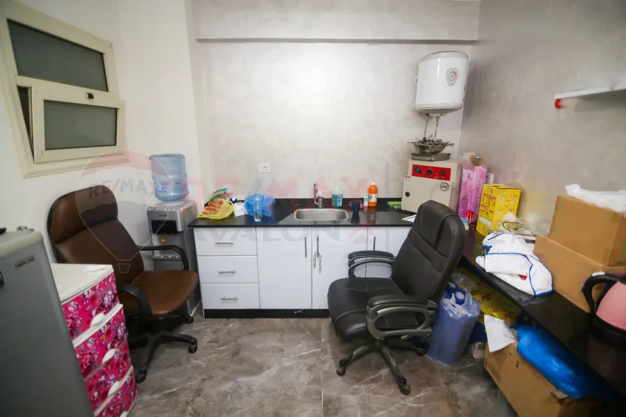 Administrative apartment for sale 185 m Smouha (Fawzy Moaz St. - Brand Building)