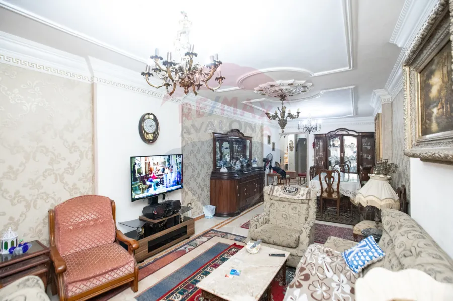 Apartment for sale 150 m Camp Ceasar (Steps from the sea)