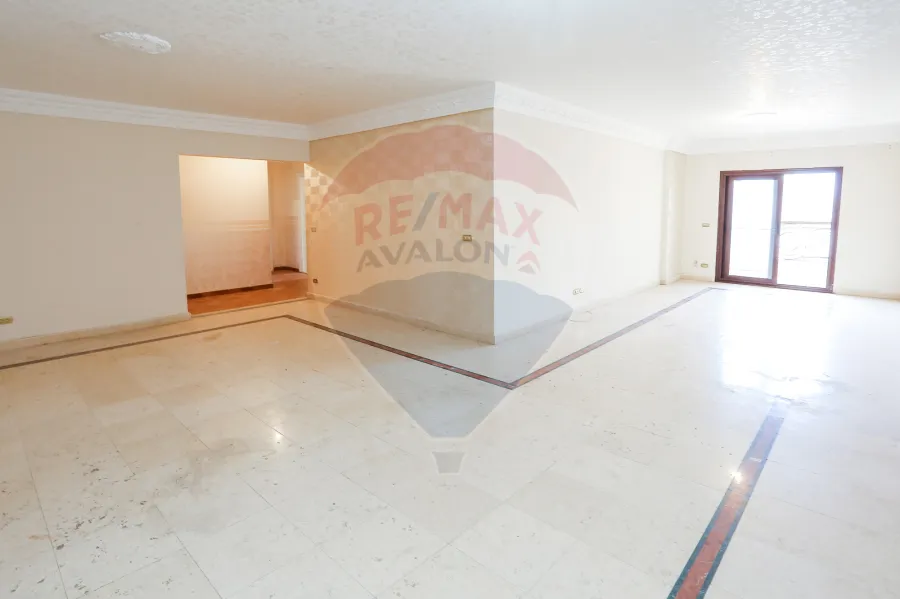 شقه للبيع 200 م  رشدى ( خطوات من شارع سوريا )