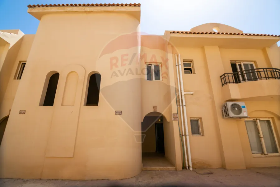 شاليه أرضى بجاردن للبيع (كورال هيلز - رأس الحكمة)