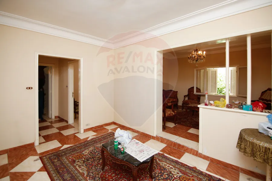 عقار للبيع 350م الأرض/800م مبانى لوران (خطوات من الترام)