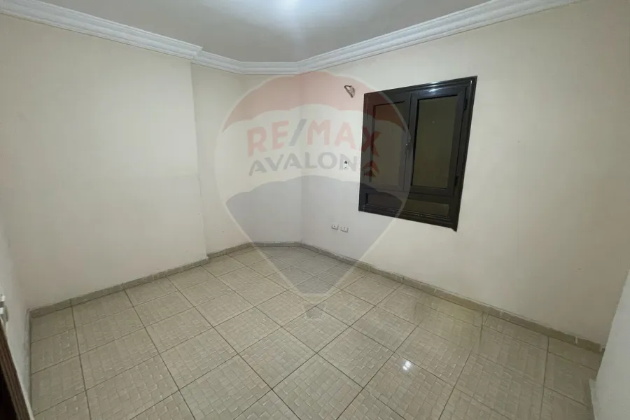 شقة للايجار 125 م العصافرة (ش جمال عبد الناصر مباشرة)