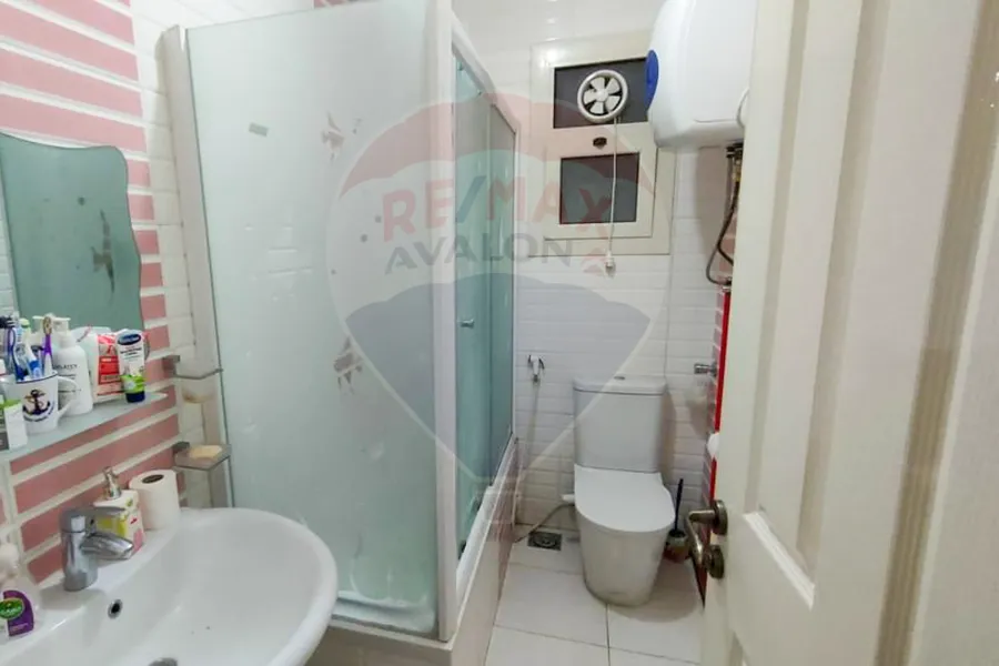 شقة للبيع 215 م سموحة (ش النقل و الهندسة)